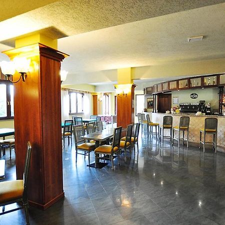 Leo Hotel Leonessa Exterior photo