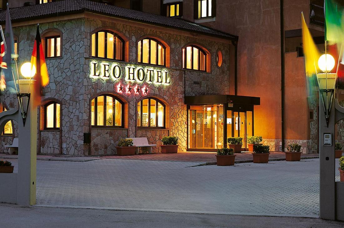 Leo Hotel Leonessa Exterior photo